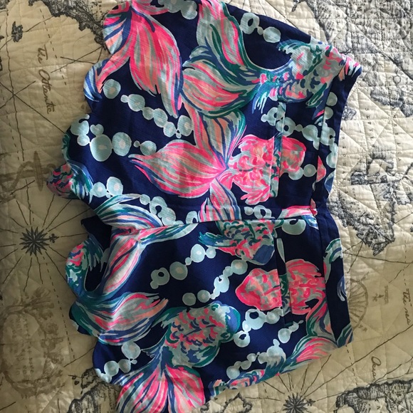 Lily Pulitzer 5” scallop shorts size 6 - Picture 2 of 3